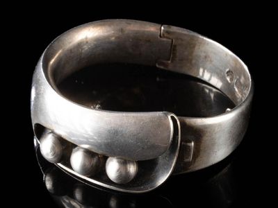 Aztec service bracelet