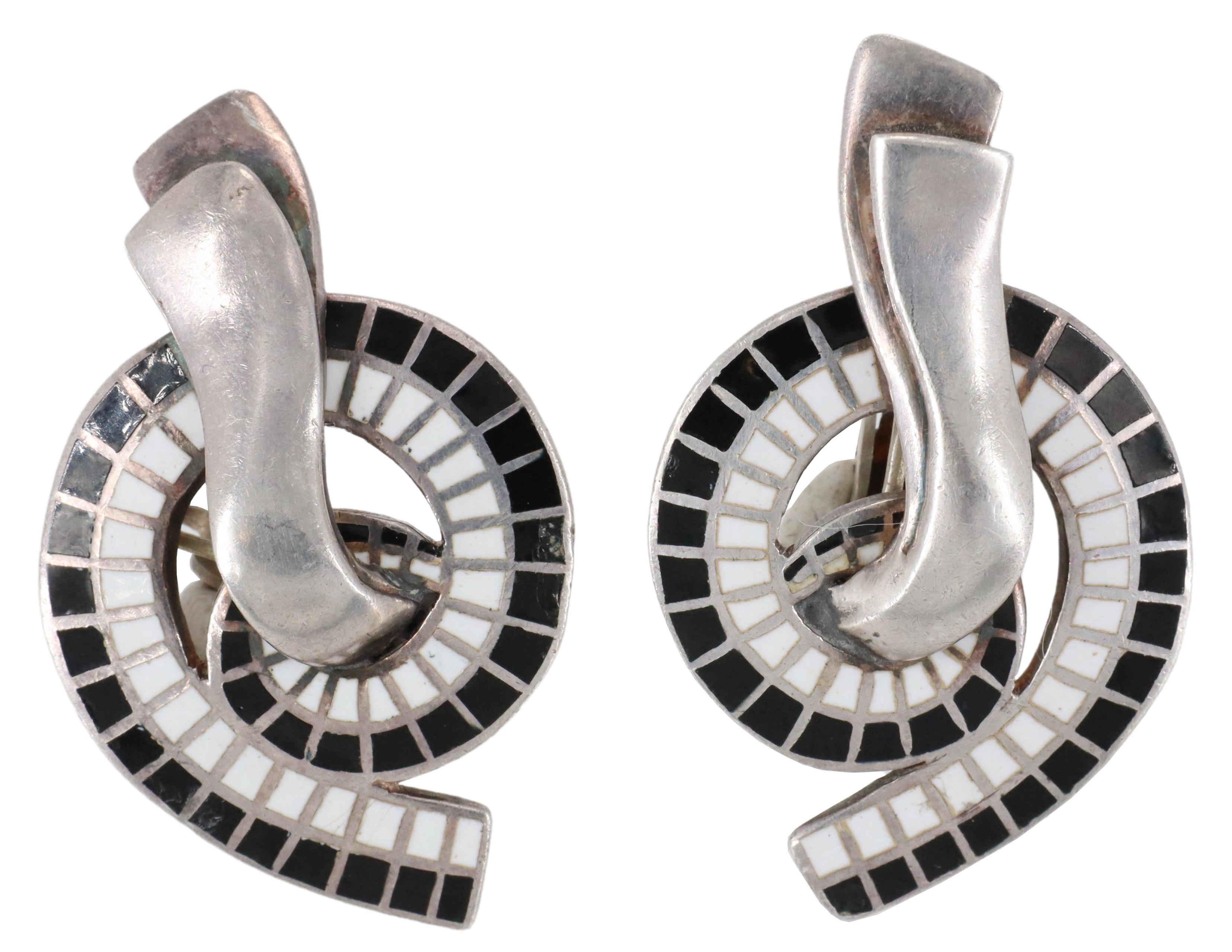 Design 5556 earrings - Photo 1