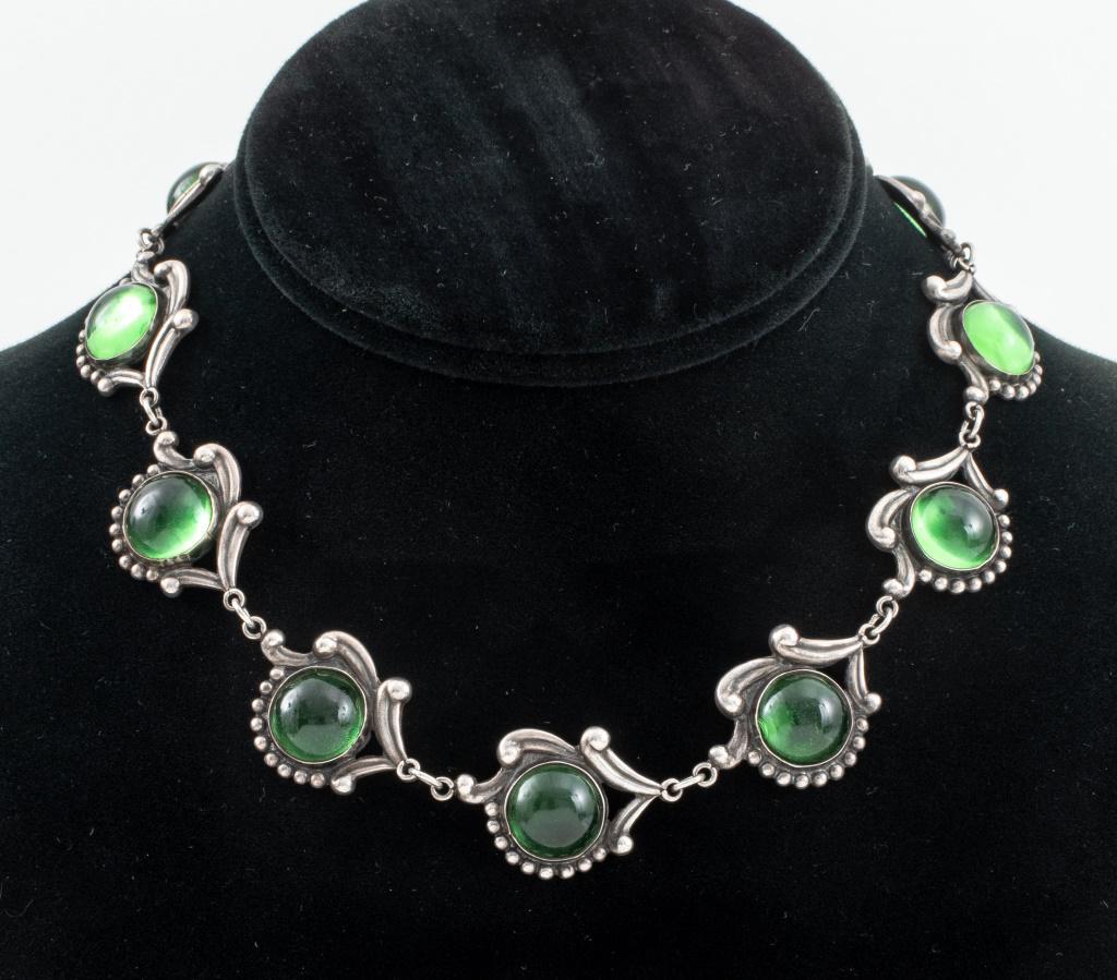floral necklace - Photo 1