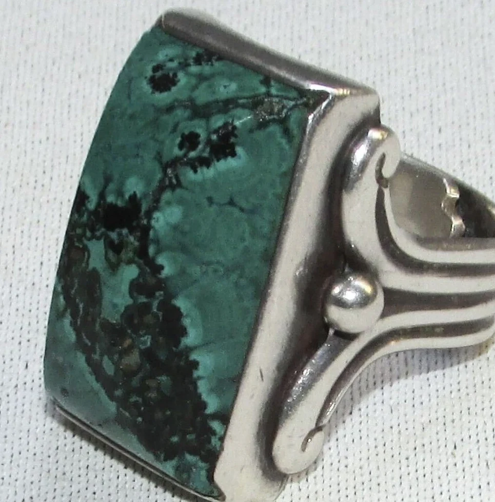 Rectangular Malachite Ring - Photo 1