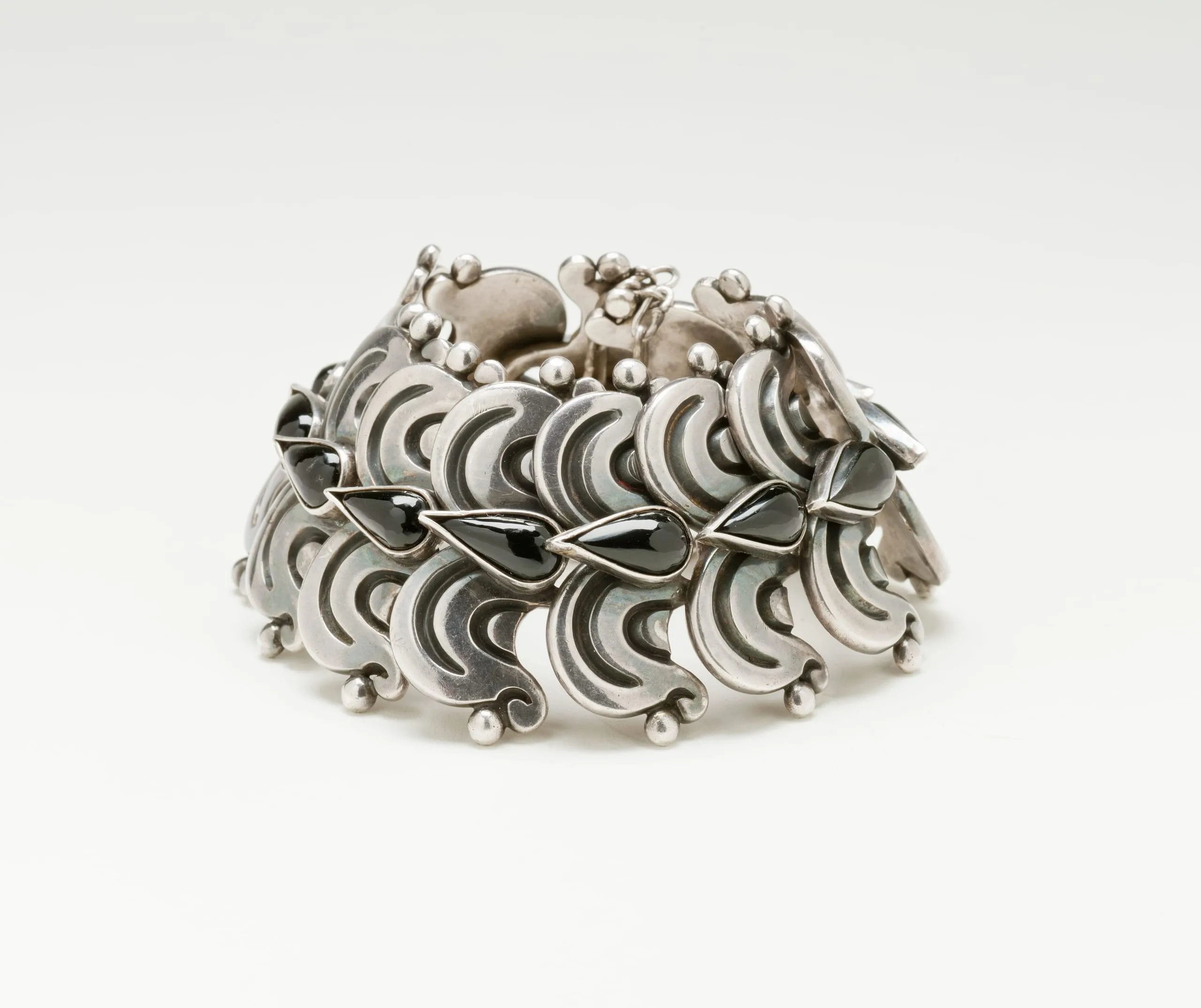Feathers Bracelet - Photo 1