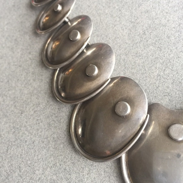 “Disc / Armadillo” cuff bracelet - Photo 1