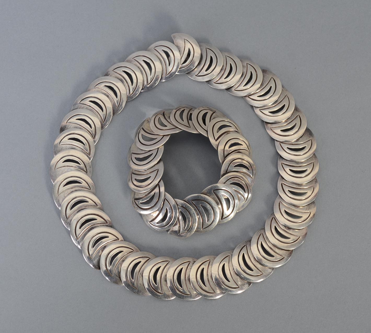 Half-moon crescent-link belt / necklace - Photo 1