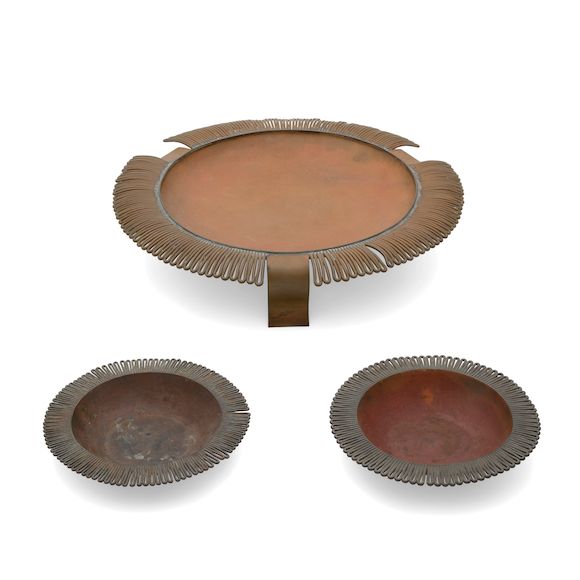 Patinated copper bowls with scalloped edges - Photo 1