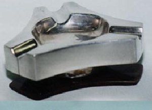 Handsome Heavy Small Tri-Form Ashtray - Photo 1