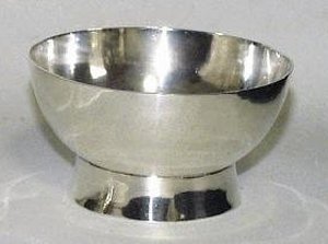 Simple Classic Silver Bowl on Pedestal Band - Photo 1