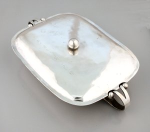 Covered Vegetable Bowl - Photo 1