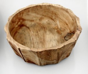 Wooden Salad Bowl with Round Interior and Scalloped Exterior - Photo 1