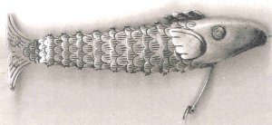 Very Heavy Silver Articulated Fish Box Is Different - Photo 1