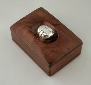 Rosewood Box with Silver Frog Set in Concave Area - Photo 1