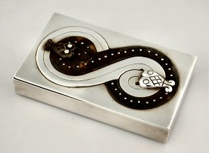 Box with Double Serpents of Tortoise Shell and Silver - Photo 1