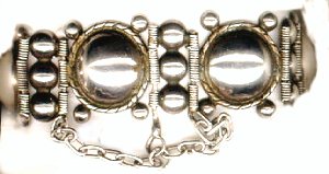 Round Rope Circle Bracelet - Photo 1