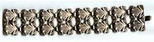 Link Bracelet of a Double Row of Frogs Made of Silver - Photo 1