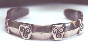 Early Silver Cuff Bracelet with Six Integral Triangle - Photo 1
