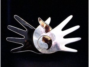 Tortoise Shell One Piece Buckle Depicting Joined Hands - Photo 1