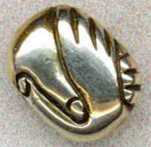 Oval Silver Button of Clasped Hands - Photo 1