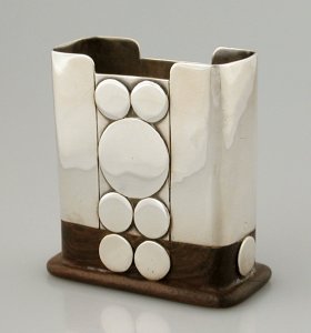Holder on Ebony Base - Photo 1