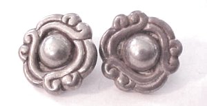 Cuff Links of a Stylized Flower Bud with a Silver Ball - Photo 1