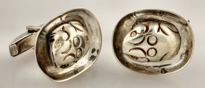 Gilded Cuff Links of a Frog Sitting in a Lily Pad - Photo 1