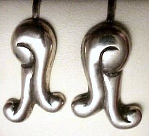 Swirled "U" Shape Earrings - Photo 1