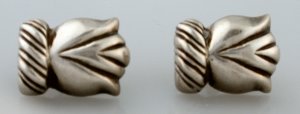Flower Earrings - Photo 1