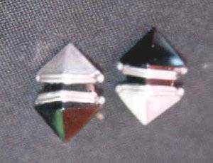 Double Arrow Earrings of Obsidian and Silver - Photo 1