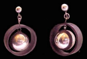 Earrings of Silver Spheres Surrounded by a Rosewood Hoop - Photo 1
