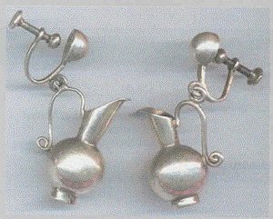 Earrings in the Shape of Small Pitchers - Photo 1