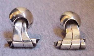 Earrings of a Silver Loop with a Descending Ribbon Band - Photo 1