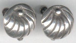 Earrings with Deep Incised Lines Radiating from a Silver - Photo 1