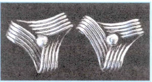 Triangular Shaped Silver Earrings of an Incised Twisted - Photo 1