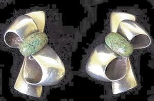 Bow Earrings with Set with Oval Stones of Azur Malachite - Photo 1