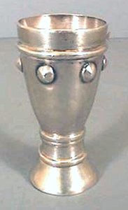Liqueur Cup on Pedestal - Photo 1