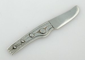 Child's Knife with Pierced Design - Photo 1
