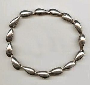 Necklace of Teardrop Links - Photo 1