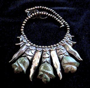 Necklace of Three Carved Turquoise Flowers and Four Silver - Photo 1