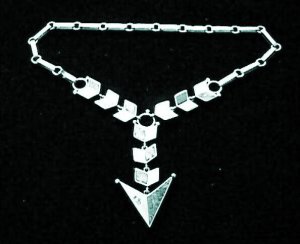Azur Malachite and Silver Arrow Necklace with Elongated - Photo 1