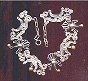 Silson Necklace Combining Birds with Heavy Scrolled Links - Photo 1