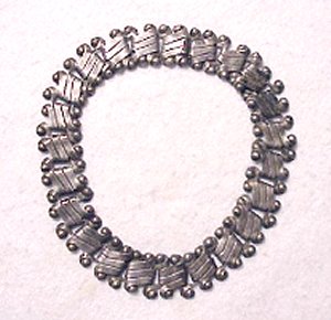 Necklace of Flat Links with Diagonally Incised Lines - Photo 1