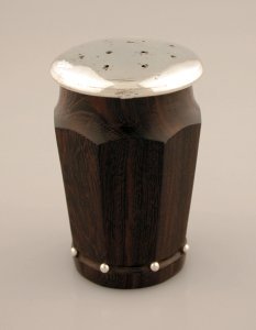 Pepper Shaker of Shaped Rosewood - Photo 1