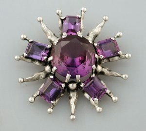 Pin of a Center Faceted Amethyst Surrounded by Five Other - Photo 1