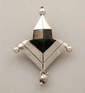 Art Deco Pin of Silver and Obsidian Is Referred - Photo 1