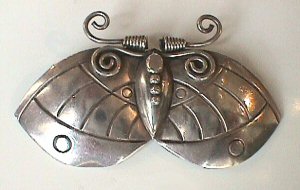 Small All Silver Moth Pin - Photo 1