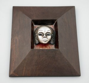 Plaque of Delores Del Rio Mounted on a Rose Velvet - Photo 1