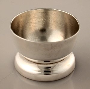 Round Silver Salt Dish on Shaped Silver Base - Photo 1