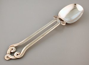 Large Serving Spoon with Wide Oval Bowl - Photo 1