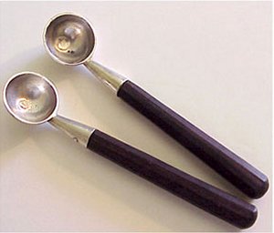 Salt Spoon with Round Silver Bowl and Faceted or Beveled - Photo 1